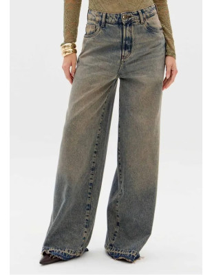 Jeans Lança Perfume